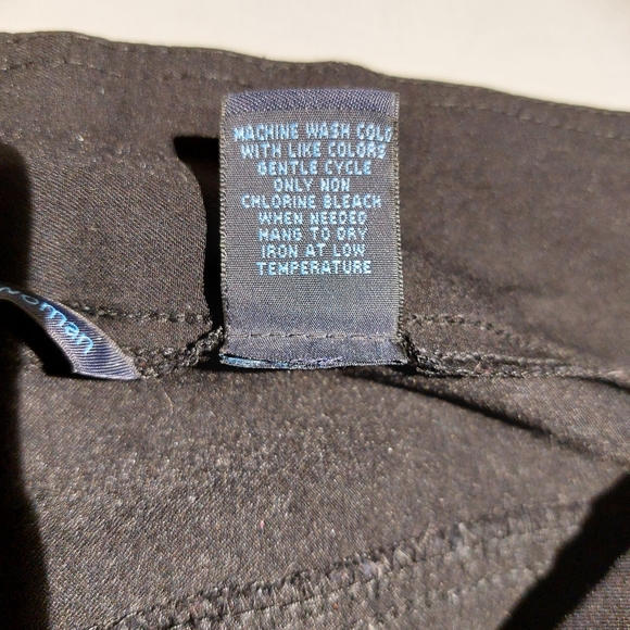 Westbound Woman Pull-On Distressed Black Pants 16W Short EUC - Picture 4 of 14